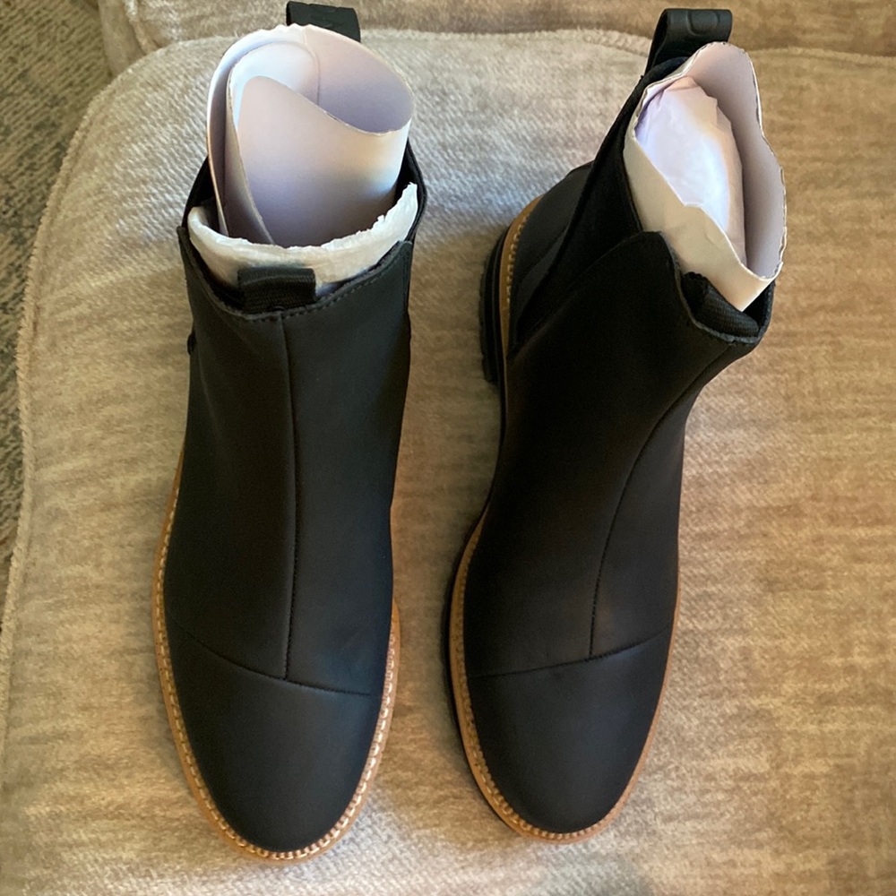 TOMS DAKOTA BLACK LEATHER BOOT